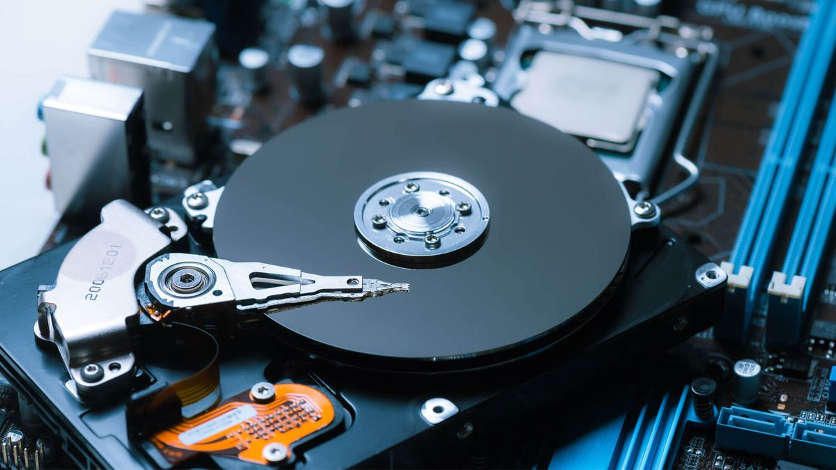 Server storage guide featuring hard drives, SSDs, and enterprise storage